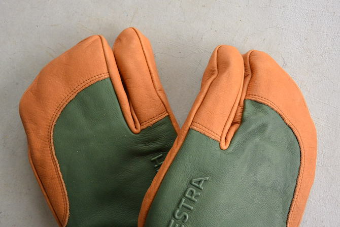 極寒地、厳冬期でも手を温かく守るHESTRAの3フィンガーグローブ | mark